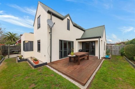 Photo of property in 2/232 Waimairi Road, Ilam, Christchurch, 8041