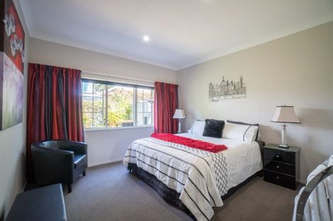 Photo of property in 26 Pahiatua Street, Hokowhitu, Palmerston North, 4410