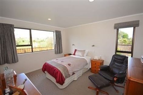 Photo of property in 16 Hastings Street, Waikanae Beach, Waikanae, 5036