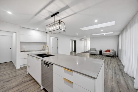 Photo of property in 74 Turuturu Road, Hawera, 4674