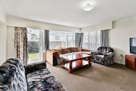 Photo of property in 1/31 Solveig Place, Randwick Park, Auckland, 2105
