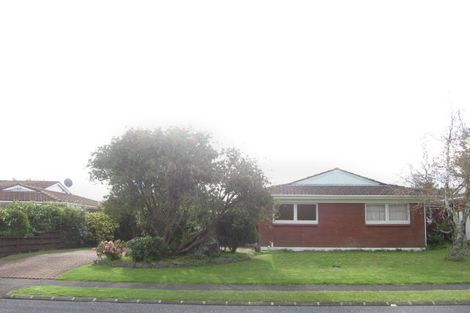 Photo of property in 39 Tupaki Place, Pakuranga Heights, Auckland, 2010