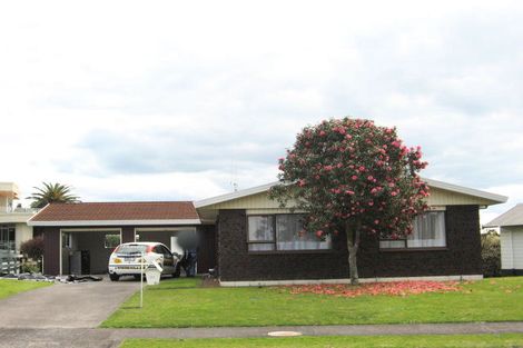 Photo of property in 23 Endeavour Avenue, Welcome Bay, Tauranga, 3112