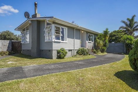 Photo of property in 68 Divich Avenue, Te Atatu South, Auckland, 0610