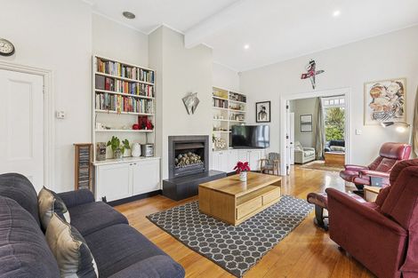 Photo of property in 9 West Road, Northland, Wellington, 6012