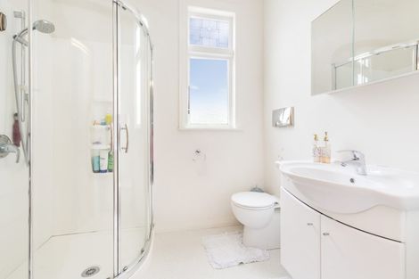 Photo of property in 10 Bruges Avenue, Miramar, Wellington, 6022