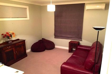 Photo of property in 36 Edinburgh Terrace, Berhampore, Wellington, 6023