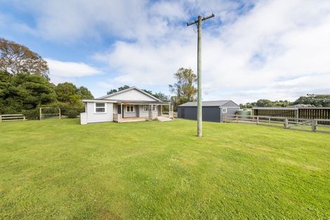 Photo of property in 2079 Kimbolton Road, Kiwitea, Feilding, 4777