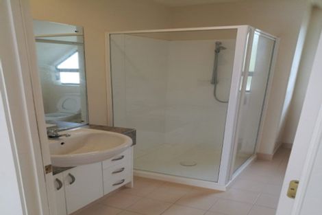 Photo of property in 19h Claremont Way, East Tamaki Heights, Auckland, 2016