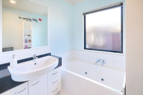 Photo of property in 14 Pascoe Drive, Woodend, 7610