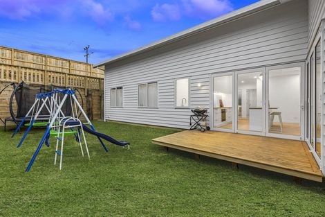 Photo of property in 31 Hewson Drive, Snells Beach, 0920
