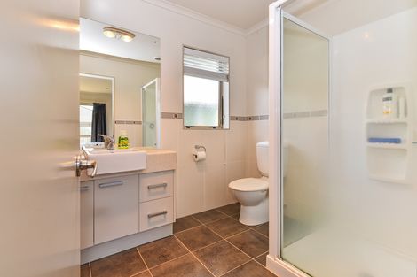 Photo of property in 20 Aberdeen Crescent, Wattle Downs, Auckland, 2103