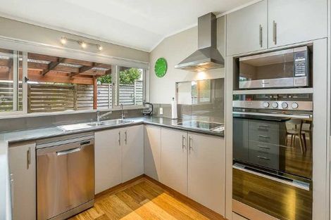 Photo of property in 7 Redfern Lane, Glenfield, Auckland, 0629