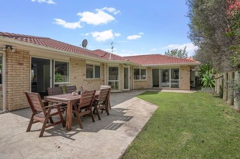 Photo of property in 7 Louvain Place, Greenhithe, Auckland, 0632