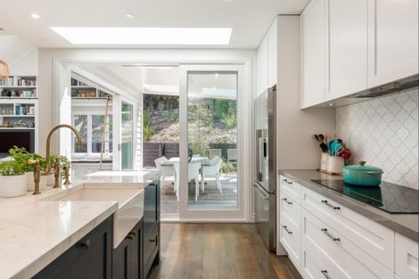 Photo of property in 2 Chenery Road, Red Beach, 0932