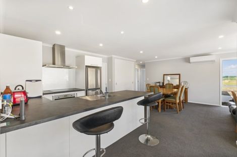 Photo of property in 18 Wahaika Way, Papamoa Beach, Papamoa, 3118
