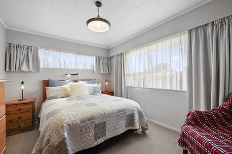 Photo of property in 24 Manu Crescent, Upper Vogeltown, New Plymouth, 4310