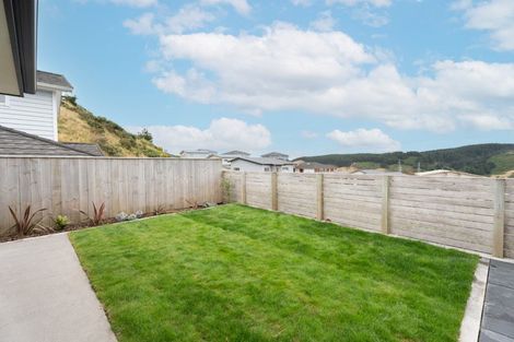 Photo of property in 21 Bickerton Rise, Churton Park, Wellington, 6037