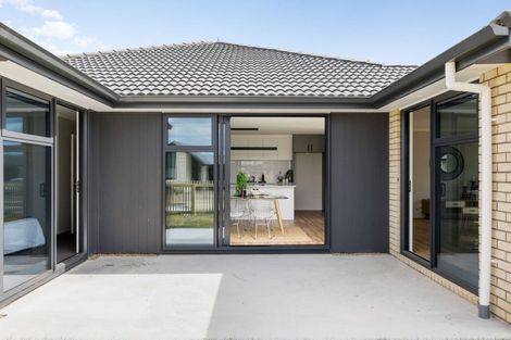 Photo of property in 54 Waruhia Crescent, Rototuna North, 3281