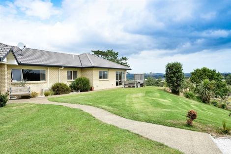 Photo of property in 265 Old North Road, Kumeu, 0892