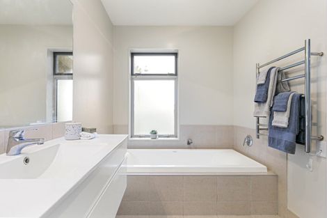 Photo of property in 8 Owhiro Bay Parade, Island Bay, Wellington, 6023