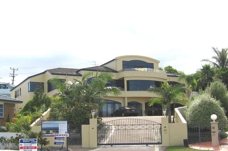 Photo of property in 24 Belleaire Court, West Harbour, Auckland, 0618