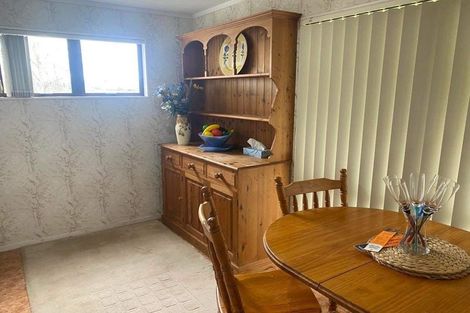 Photo of property in 13 Hueglow Rise, West Harbour, Auckland, 0618