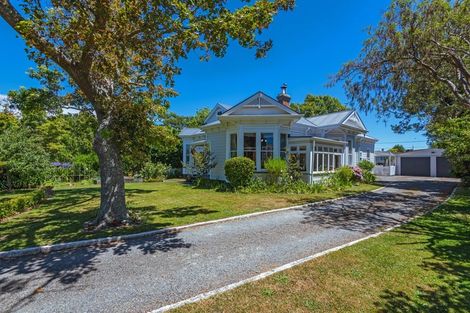 Photo of property in 52 Grey Street, Marton, 4710