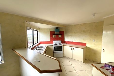 Photo of property in 1/10 Sumich Place, West Harbour, Auckland, 0618