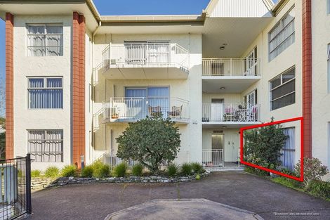 Photo of property in 2/10 Hunter Street, Hamilton Lake, Hamilton, 3204