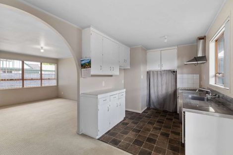 Photo of property in 1/41 Challen Close, Conifer Grove, Takanini, 2112