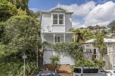 Photo of property in 8 Adams Terrace, Aro Valley, Wellington, 6021