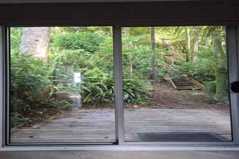 Photo of property in 128 Otitori Bay Road, Titirangi, Auckland, 0604