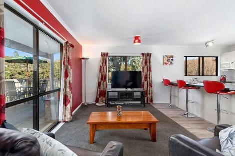 Photo of property in 15 Edmund Lomas Grove, Birchville, Upper Hutt, 5018