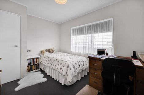 Photo of property in 33 Herekawe Drive, Spotswood, New Plymouth, 4310