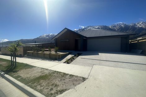 Photo of property in 77 Drysdale Road, Jacks Point, 9371