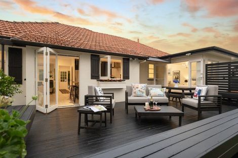 Photo of property in 12 Manuka Street, Hokowhitu, Palmerston North, 4410