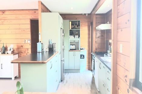 Photo of property in 2/9 Bronzewing Terrace, Unsworth Heights, Auckland, 0632