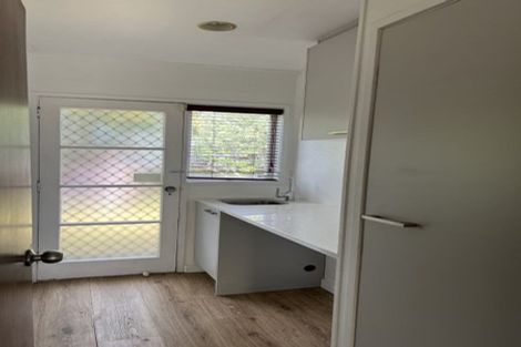 Photo of property in 41 Cascades Road, Pakuranga Heights, Auckland, 2010