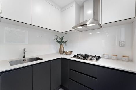 Photo of property in 6c Seaview Road, Milford, Auckland, 0620