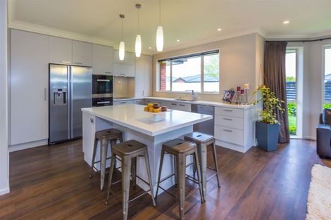 Photo of property in 11 Coolspring Way, Redwood, Christchurch, 8051