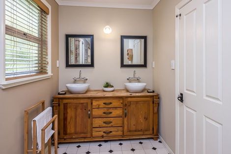 Photo of property in 178 Main Road South, Raumati South, Paraparaumu, 5032