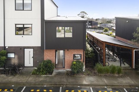 Photo of property in 43 Jabuka Street, Glen Eden, Auckland, 0602