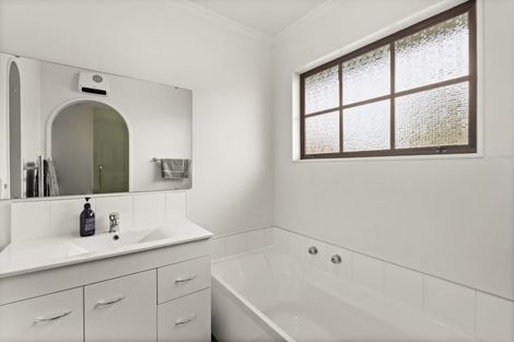 Photo of property in 10 Rush Place, Havelock North, 4130