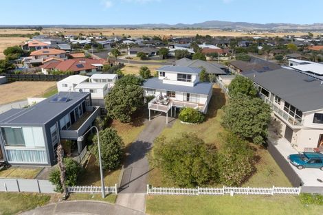 Photo of property in 1338 Papamoa Beach Road, Papamoa Beach, Papamoa, 3118