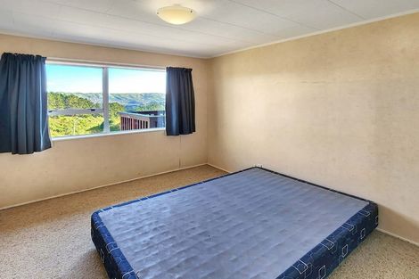 Photo of property in 56 Colchester Crescent, Newlands, Wellington, 6037