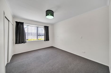 Photo of property in 13 Ambury Place, Merrilands, New Plymouth, 4312