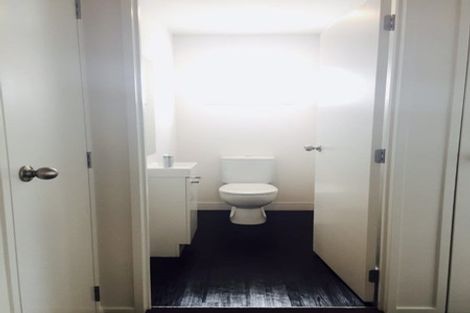 Photo of property in 53 Seymour Road, Sunnyvale, Auckland, 0612