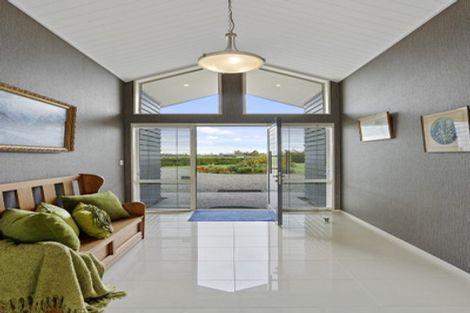 Photo of property in 13 Whitcombe Place, Darfield, 7571