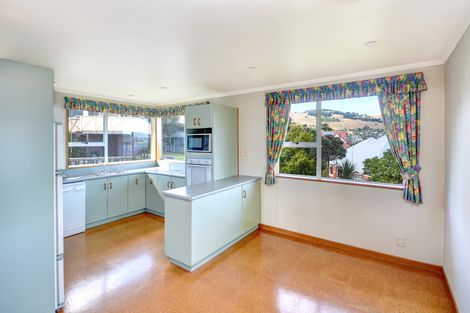 Photo of property in 19 Bayne Terrace, Macandrew Bay, Dunedin, 9014